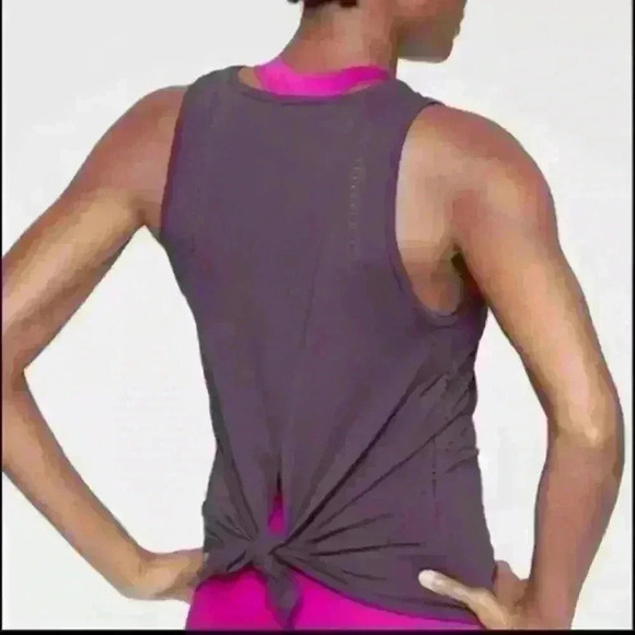 Athleta Foothill Tank in Spiced Cabernet Top Sleeveless Split Back Size XS - Picture 8 of 8